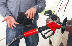 Ціна на паливо в Литві, Естонії та Латвії на АЗС — скільки коштує бензин сьогодні і чого чекати далі